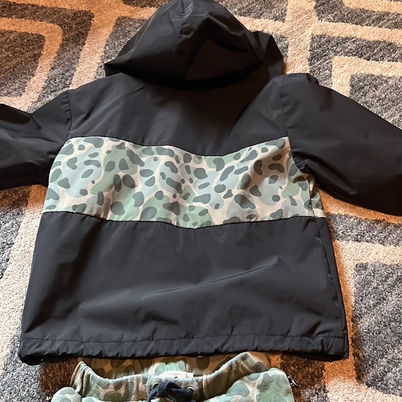 Matching Stella McCartney kids water repellent jacket and matching shorts sz 4 - Picture 7 of 7